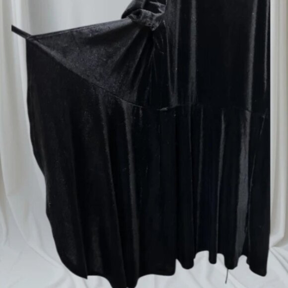 New Forever 21 Black Velvet Wrap Dress – Short Sleeve Tie Waist - Picture 4 of 7